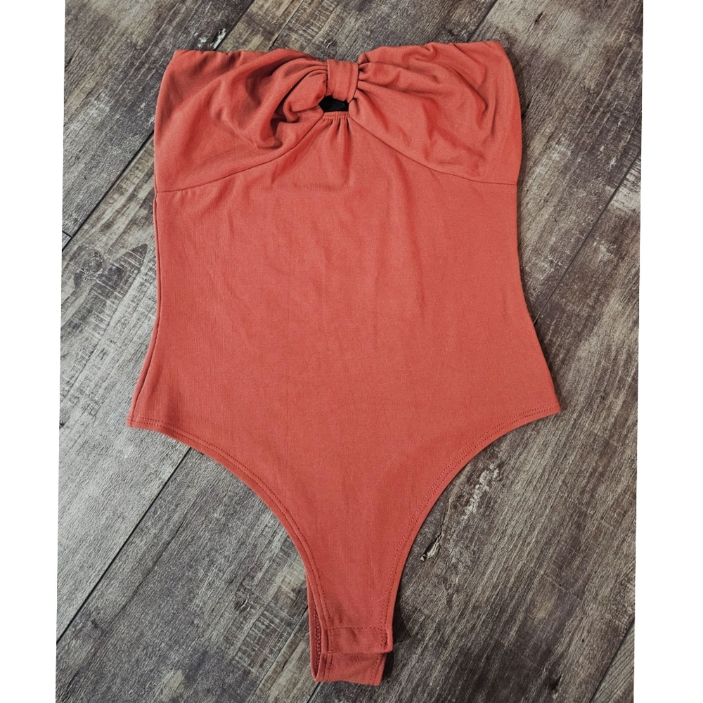 NWOT WINDSOR Bow-like Tube Top Bodysuit Size Small